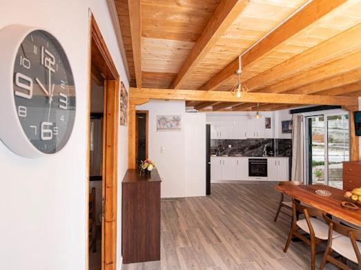 Christos Appartments Lazarata Экстерьер фото