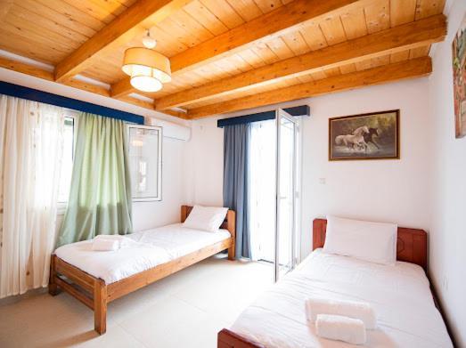Christos Appartments Lazarata Экстерьер фото